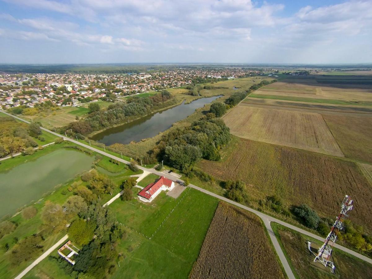Hotel Tiszavilag Pihenohaz Tiszakécske Zewnętrze zdjęcie