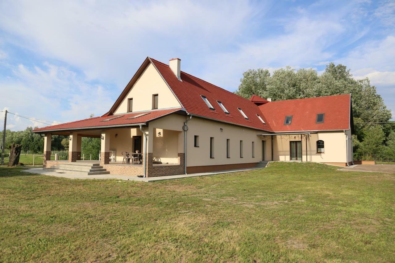 Hotel Tiszavilag Pihenohaz Tiszakécske Zewnętrze zdjęcie