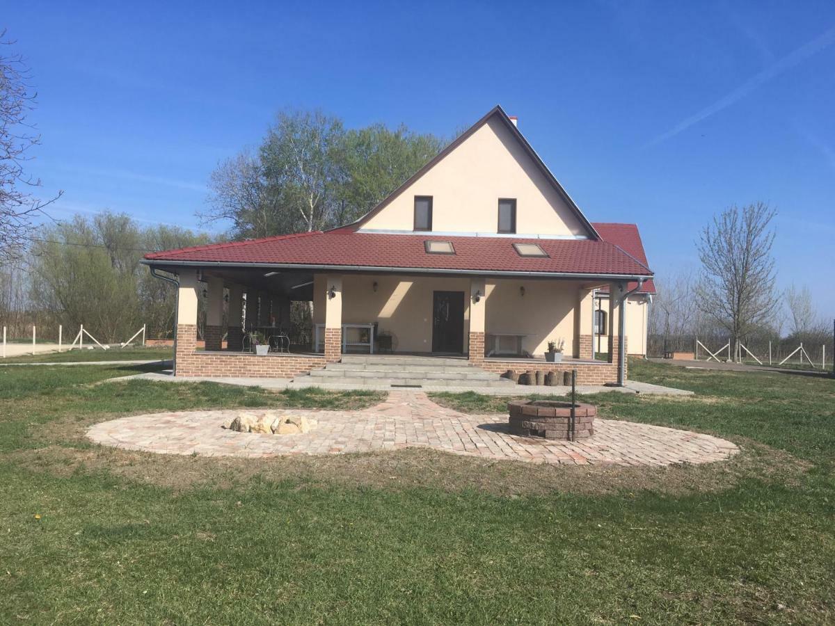 Hotel Tiszavilag Pihenohaz Tiszakécske Zewnętrze zdjęcie