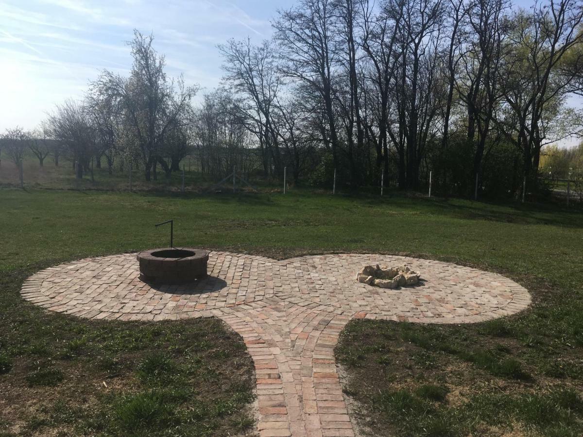 Hotel Tiszavilag Pihenohaz Tiszakécske Zewnętrze zdjęcie
